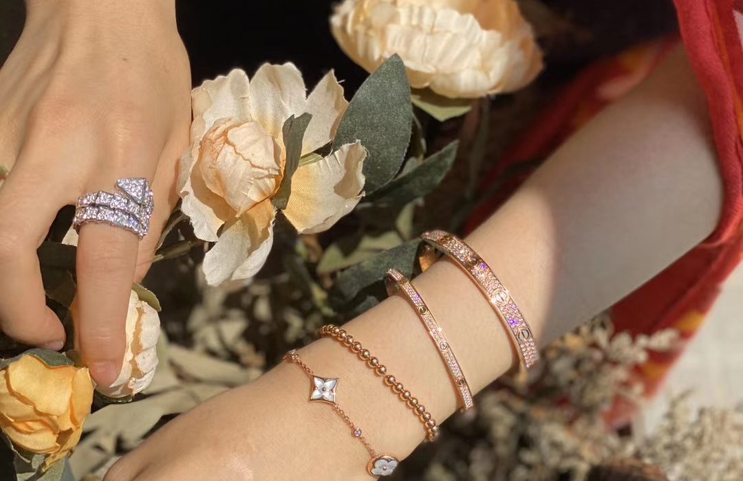 custom 18k gold jewelry