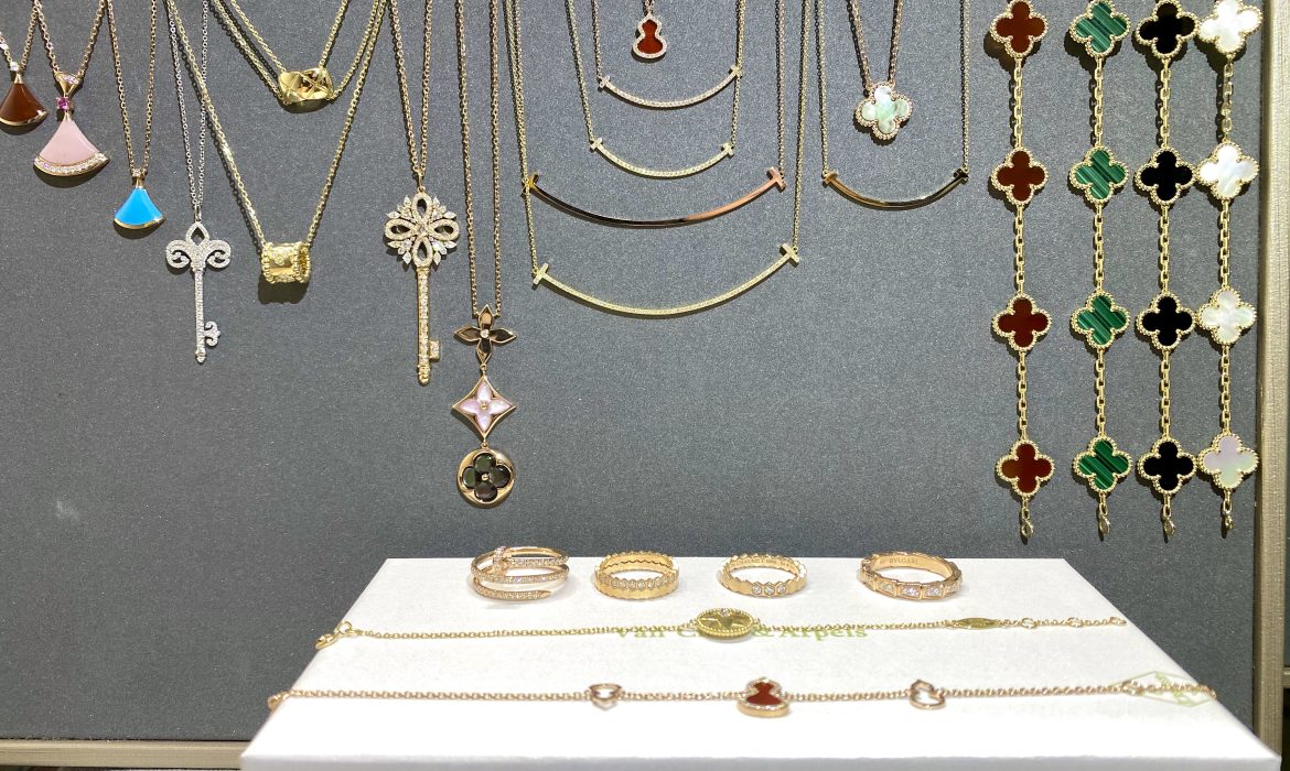 custom 18k gold jewelry